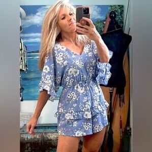 💙Vine & Valley, Adorable Romper, Nice Weight for Year-Round Attire, EUC, M